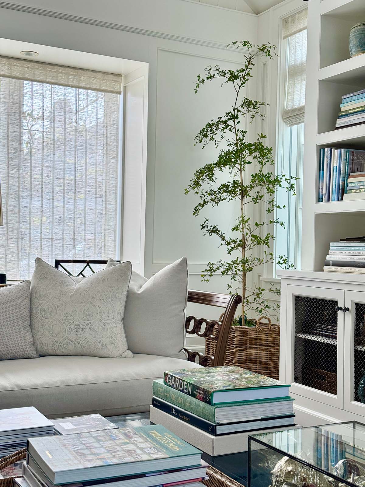 Pretty Decor Ideas for a Fresh Living Room | Classic Casual Home